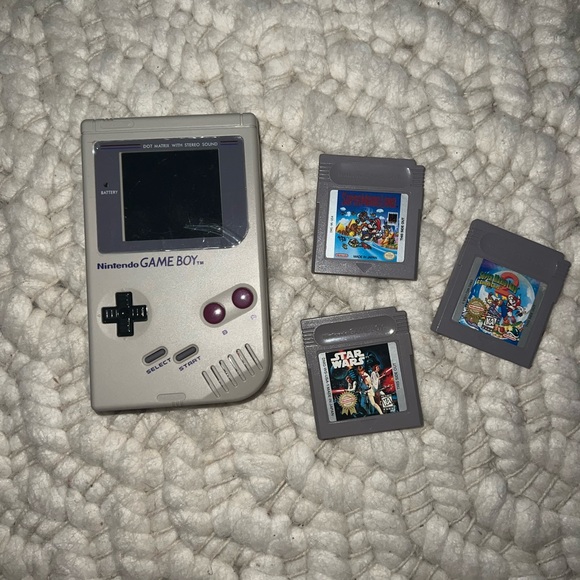 VINTAGE NINTENDO GAMEBOY Original + 3 game cartridges. Near perfect condition! - Picture 9 of 12